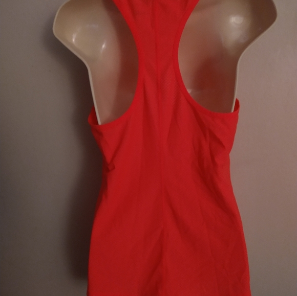 Tank top bundle - Picture 3 of 11